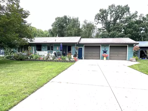 423 2nd Ave SW, Clearbrook, MN 56634