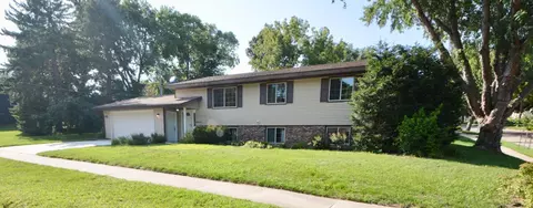 505 Zumbro Dr NW, Rochester, MN 55901