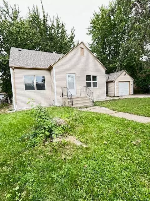 1625 3rd St E, Saint Paul, MN 55106