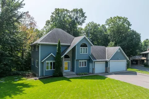 138 Maple Park Dr, Mankato, MN 56001
