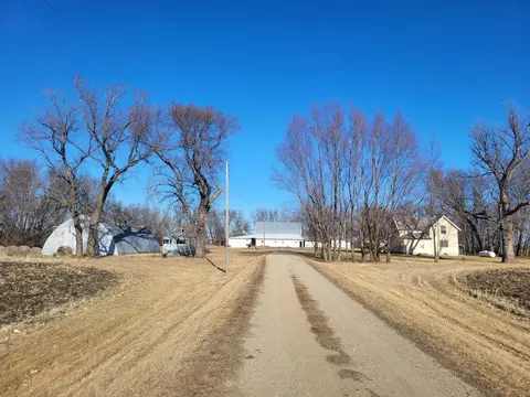 58203 210th St, Wells, MN 56097