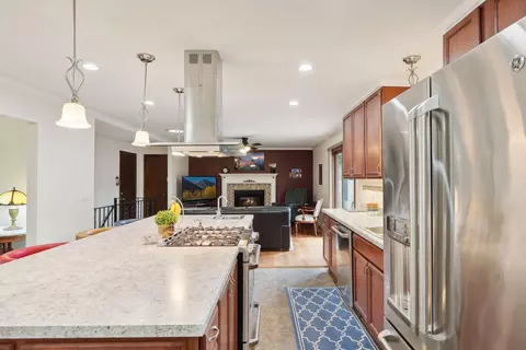 7425 W 105th St, Bloomington, MN 55438 photo 7