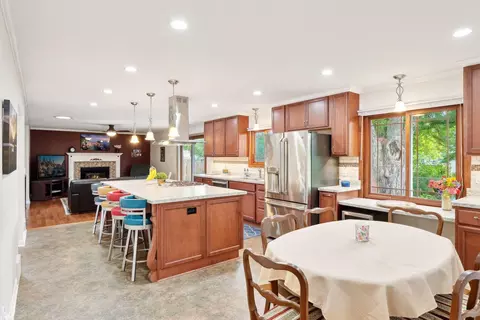7425 W 105th St, Bloomington, MN 55438 photo 5