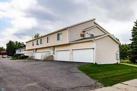 1630 34th Ave S, Fargo, ND 58104 photo 2
