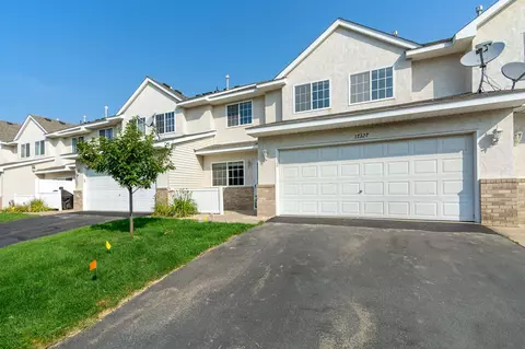 17327 Wilderness Trl SE, Prior Lake, MN 55372