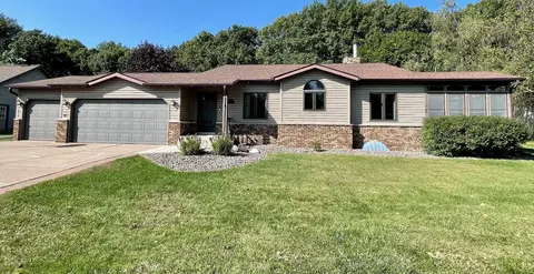 2925 S Plum Tree Cir, Menomonie, WI 54751
