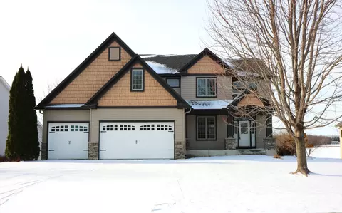 1305 Bellavista Dr, Buffalo, MN 55313