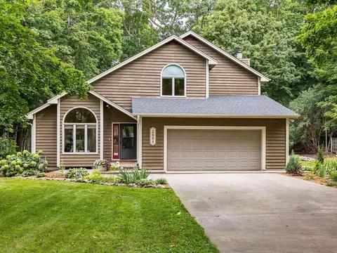 2551 Lakewood Ln, Mound, MN 55364