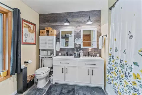 Bath - 1718 Bradley Rd, Faribault, MN 55021 photo 3 of 5
