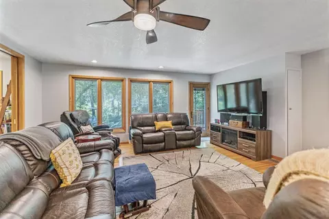 Living - 1718 Bradley Rd, Faribault, MN 55021 photo 2 of 4