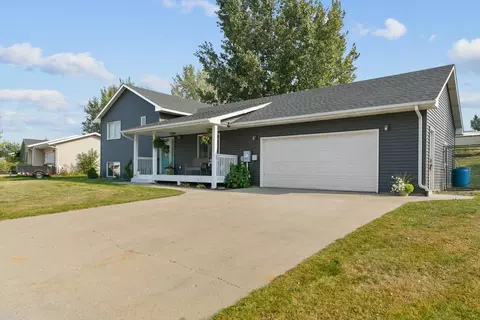 926 Wolf Ridge Ln, Waterville, MN 56096