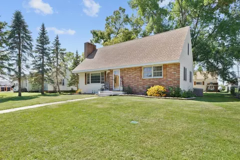 218 2nd Ave S, Waldorf, MN 56091