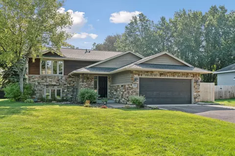 12883 Uplander St NW, Coon Rapids, MN 55448