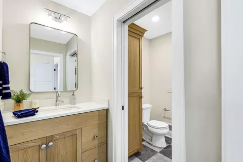 Bath - 4010 Haven Woods Ct, Eagan, MN 55123 photo 9 of 10