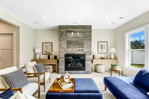 Living - 4010 Haven Woods Ct, Eagan, MN 55123 photo 4 of 10