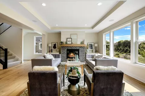 Living - 4010 Haven Woods Ct, Eagan, MN 55123 photo 7 of 10