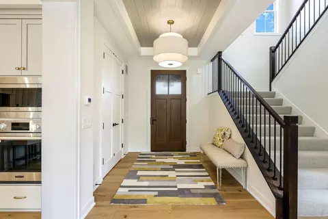 Entry Way - 4010 Haven Woods Ct, Eagan, MN 55123 photo 6 of 7