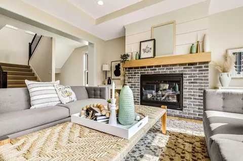 Living - 4010 Haven Woods Ct, Eagan, MN 55123 photo 10 of 10