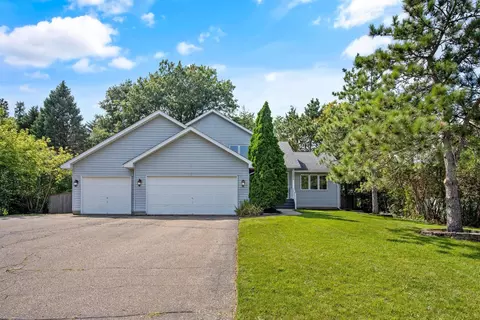 1250 Paddock Trl, Woodbury, MN 55125