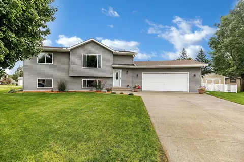406 Sun Cir, Avon, MN 56310