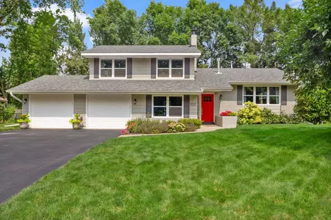 1012 W 155th St, Burnsville, MN 55306