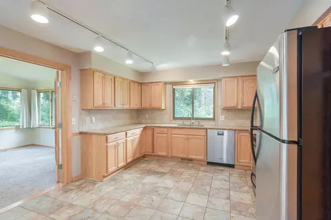 401 Reflection Rd, Apple Valley, MN 55124 photo 9