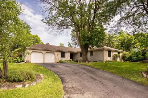 401 Reflection Rd, Apple Valley, MN 55124 photo 27