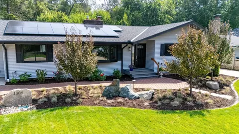 1304 Mcknight Rd S, Maplewood, MN 55119