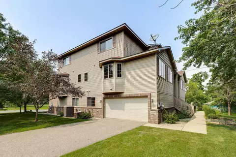 5539 5th St NE, Fridley, MN 55432