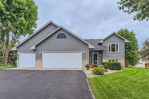 565 83rd Ave NW, Coon Rapids, MN 55433