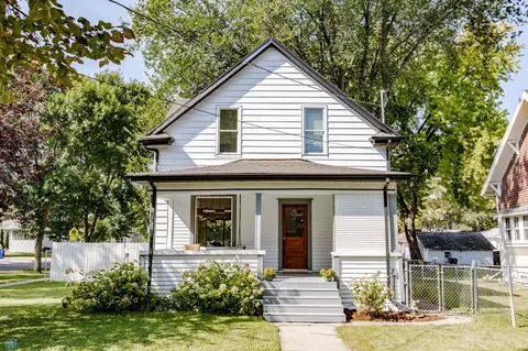 1002 1st St N, Fargo, ND 58102