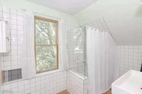 Bath - 1002 1st St N, Fargo, ND 58102 photo 5 of 11