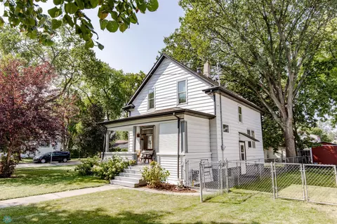 Exterior - 1002 1st St N, Fargo, ND 58102 photo 2 of 20