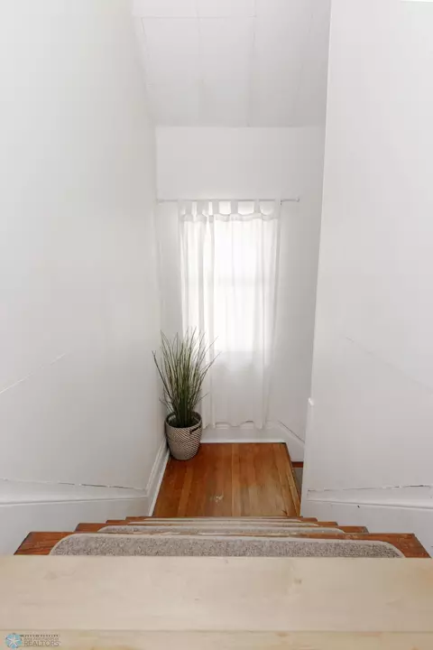 Entry Way - 1002 1st St N, Fargo, ND 58102 photo 3 of 4