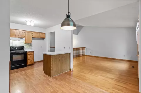 4100 S Meadowlark Rd, Eagan, MN 55122 photo 7