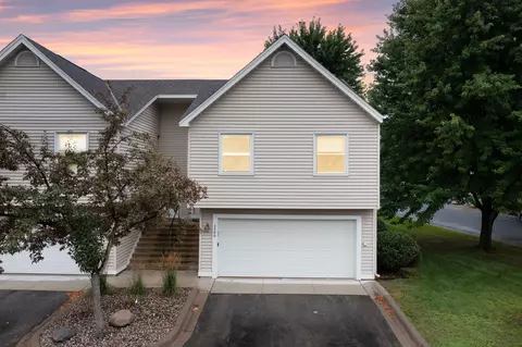 4100 S Meadowlark Rd, Eagan, MN 55122
