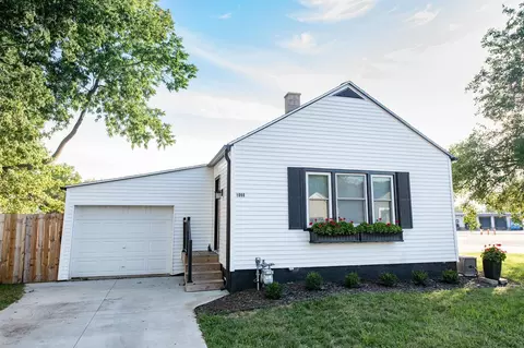 1066 Gale St, Winona, MN 55987