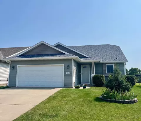 1062 Voyageur St, Saint Cloud, MN 56303