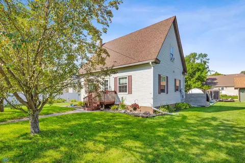 212 3rd Ave S, Casselton, ND 58012
