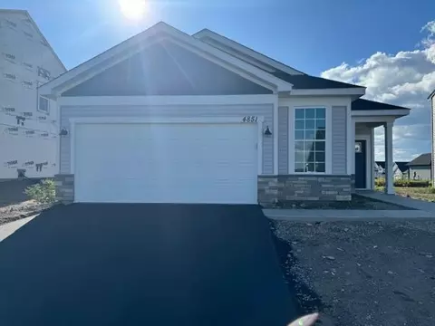 4851 Airlake Dr, Woodbury, MN 55129