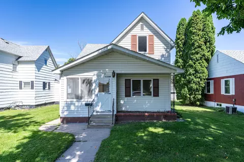 412 Stuart Ave, Crookston, MN 56716