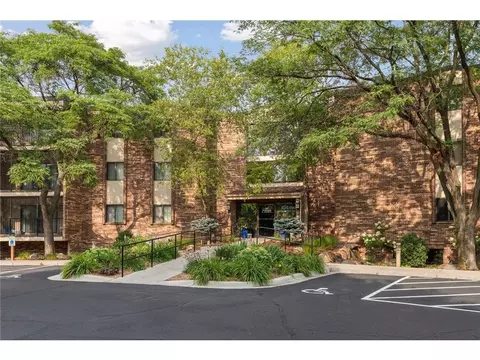 10451 Greenbrier Rd #316, Minnetonka, MN 55305