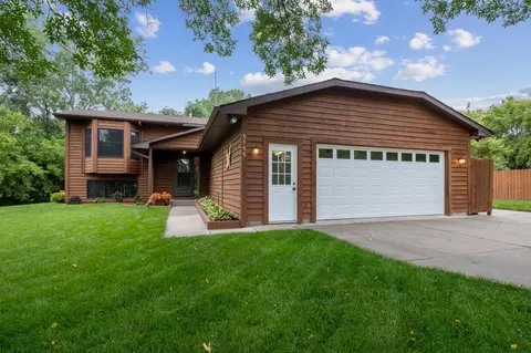 5155 Larch Ln N, Plymouth, MN 55442