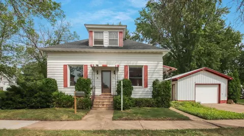 821 Pearl St, Chippewa Falls, WI 54729
