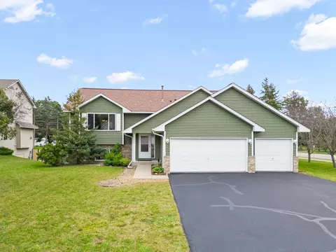20994 Hyacinth Ave, Lakeville, MN 55044