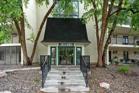 10511 Cedar Lake Rd #307, Minnetonka, MN 55305