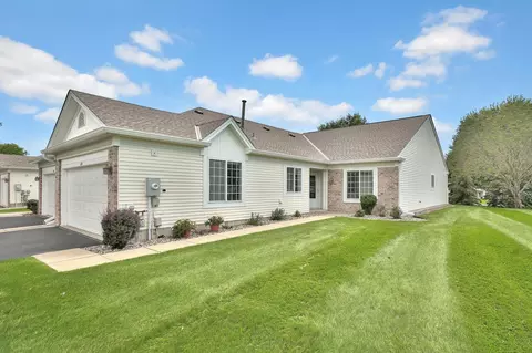 684 Lake View Dr, Woodbury, MN 55129