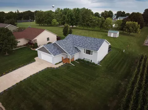 111 Spruce St SE, Fountain, MN 55935