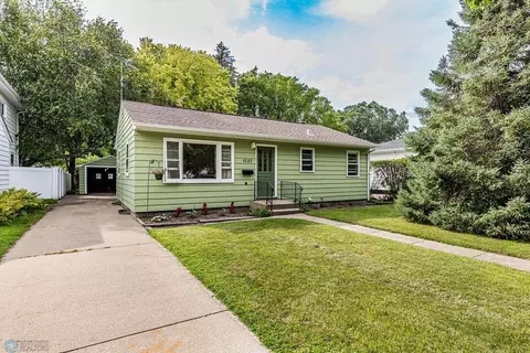 1537 14 12 St S, Fargo, ND 58103