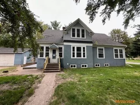 343 Birch St S, Cambridge, MN 55008